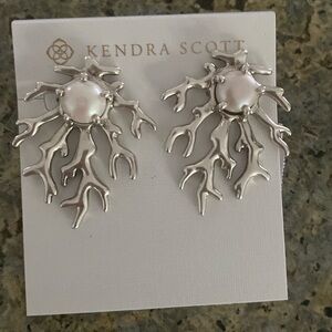 Kendra Scott statement Shea stud